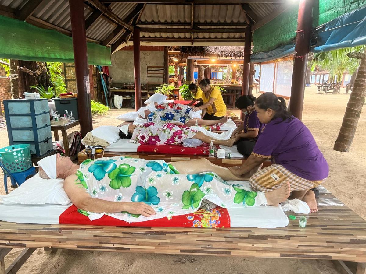 Ao Thong Beach Resort Bang Sak エクステリア 写真