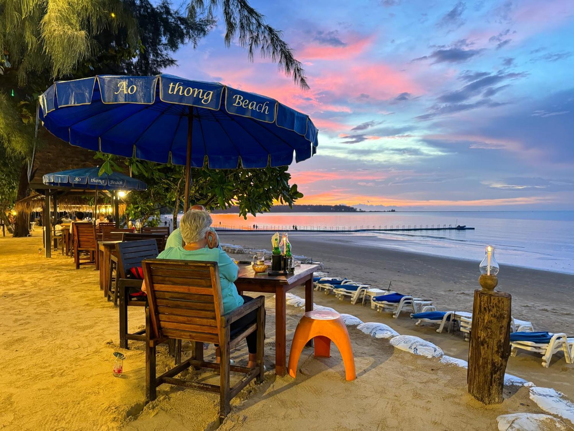 Ao Thong Beach Resort Bang Sak エクステリア 写真